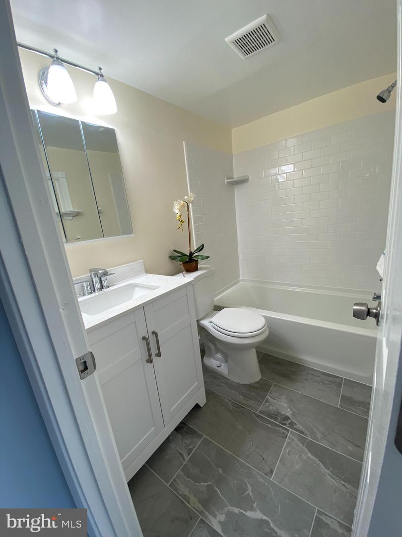 517 N ARMISTEAD STREET Unit: 201