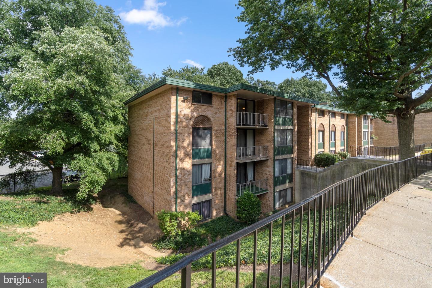 487 N ARMISTEAD STREET Unit: 301