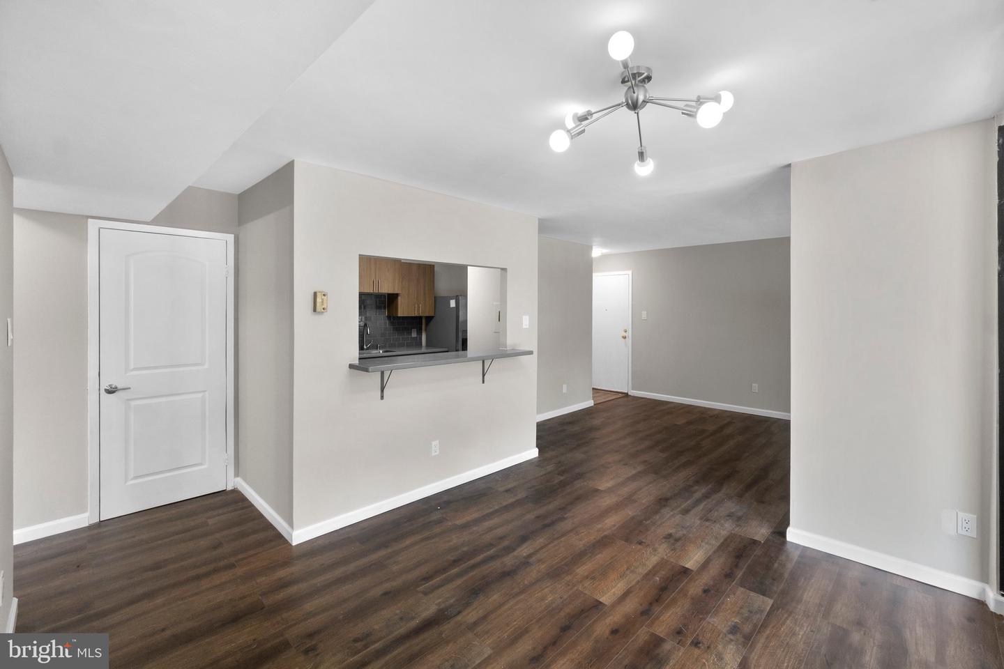 487 N ARMISTEAD STREET Unit: 301