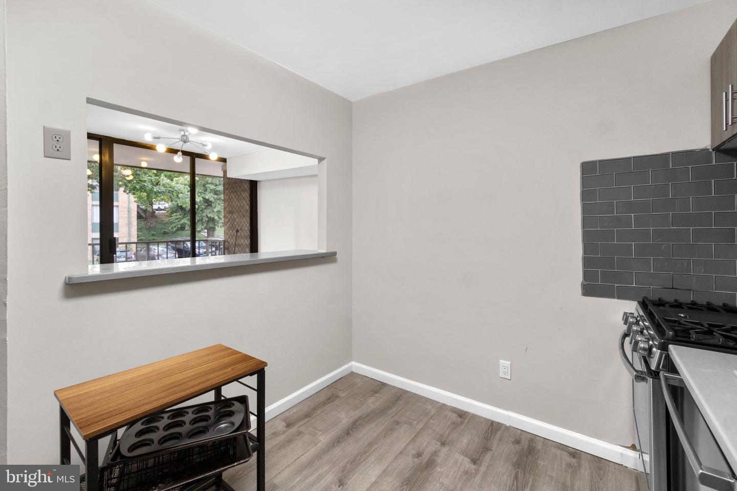 487 N ARMISTEAD STREET Unit: 301