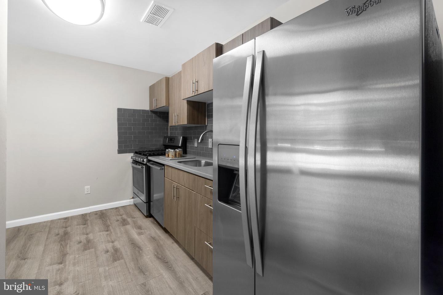 487 N ARMISTEAD STREET Unit: 301