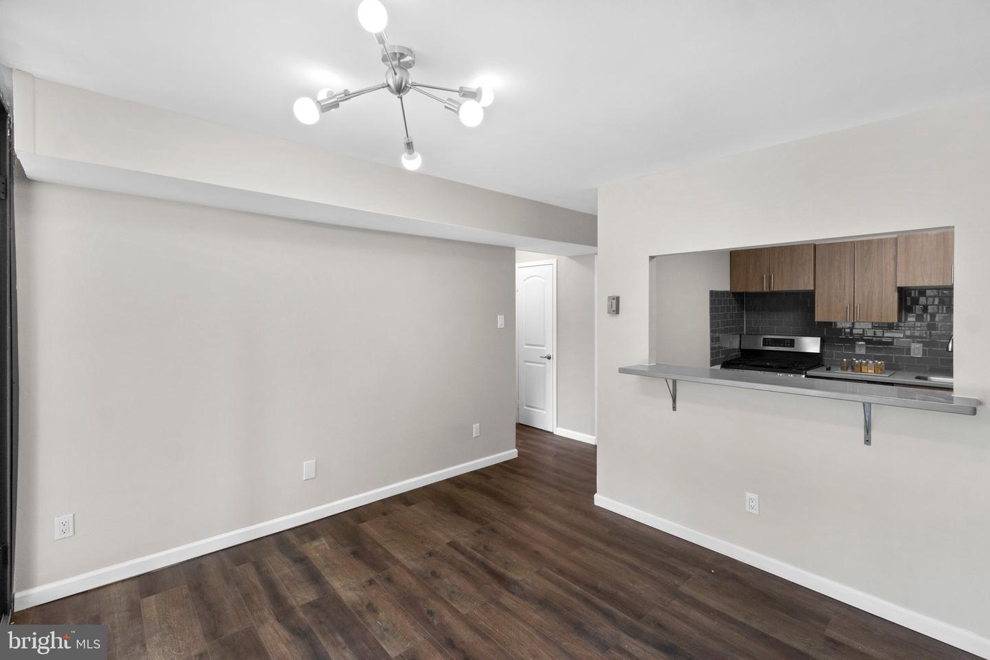 487 N ARMISTEAD STREET Unit: 301
