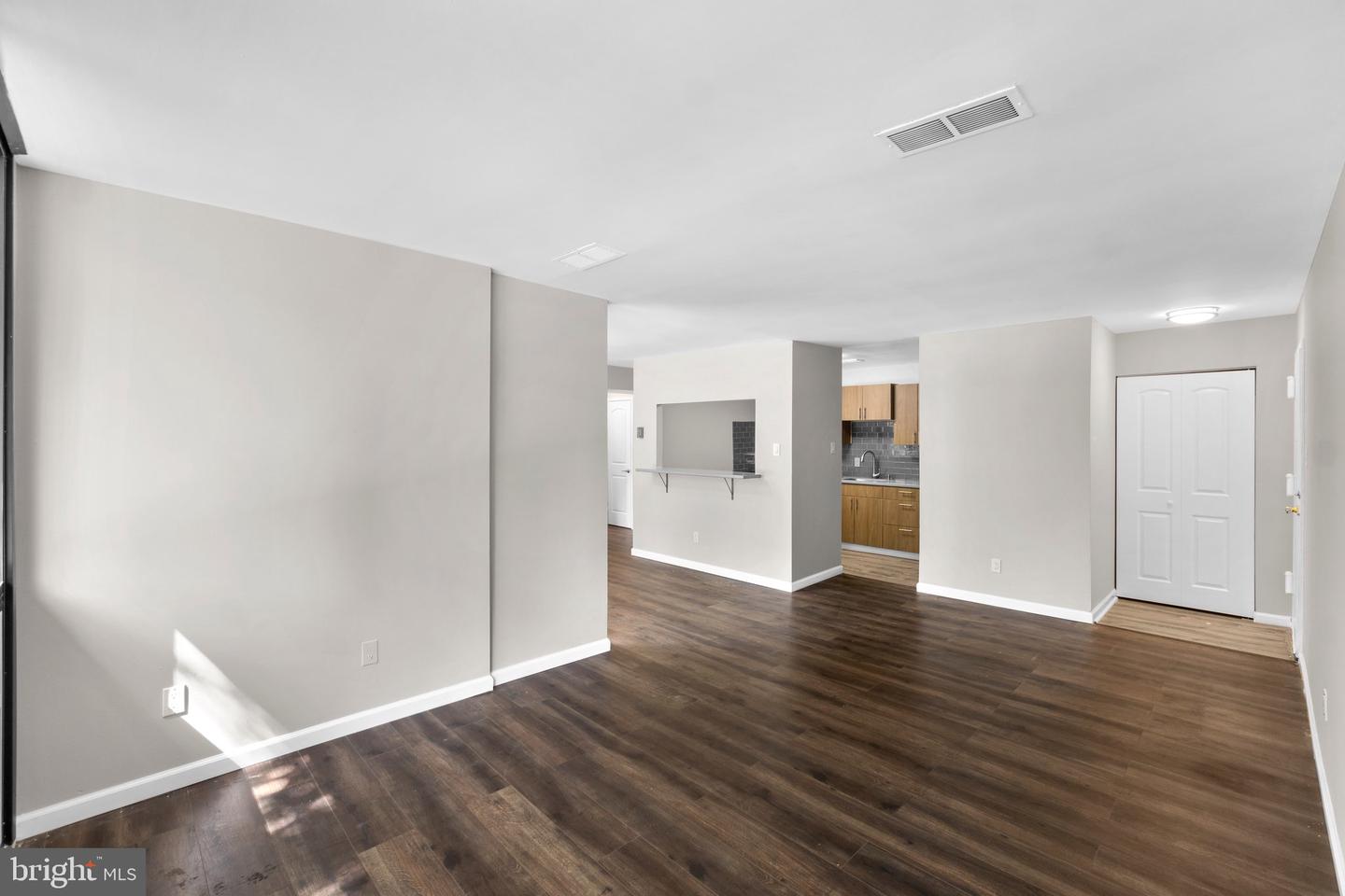 487 N ARMISTEAD STREET Unit: 301
