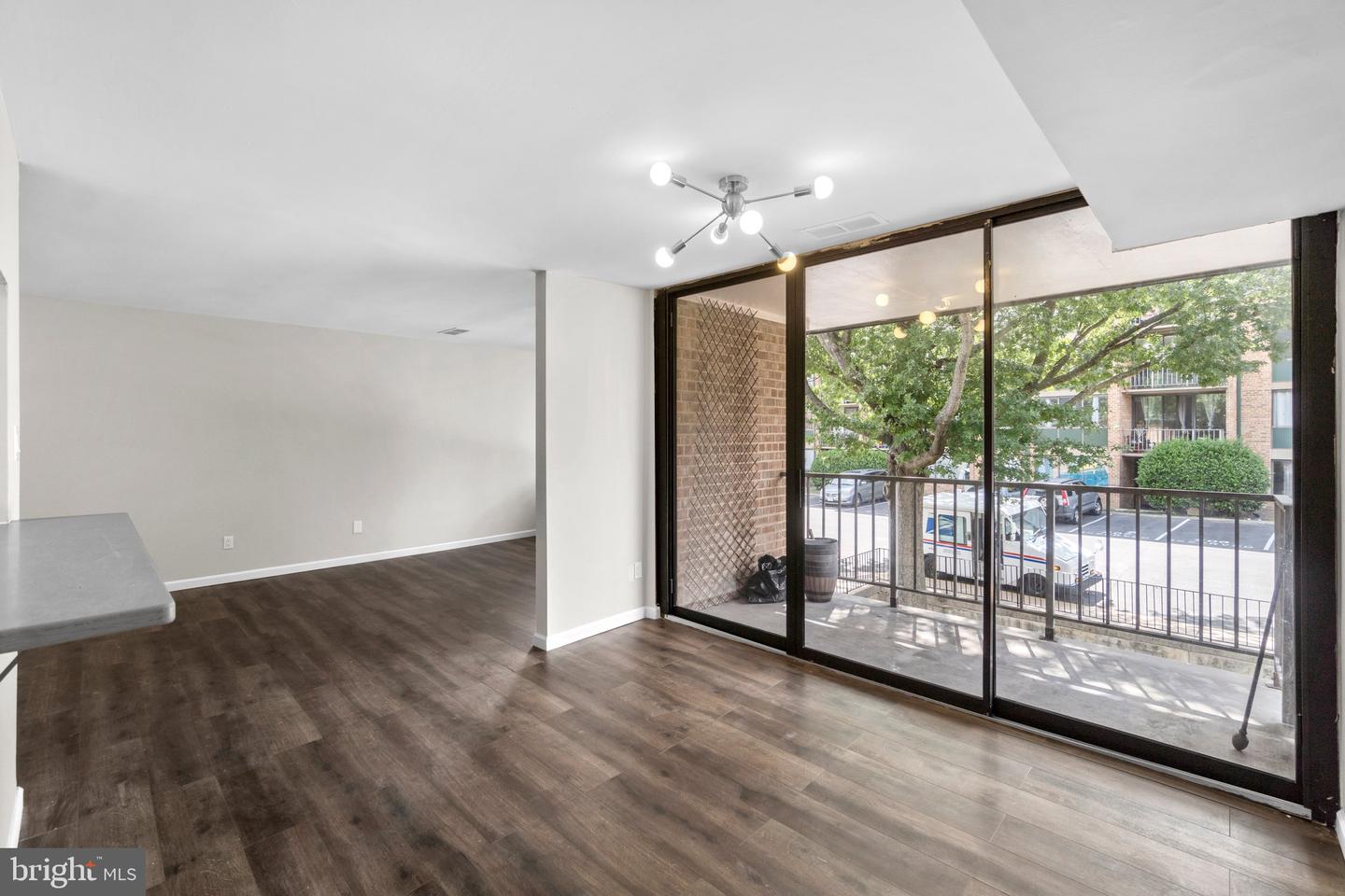 487 N ARMISTEAD STREET Unit: 301