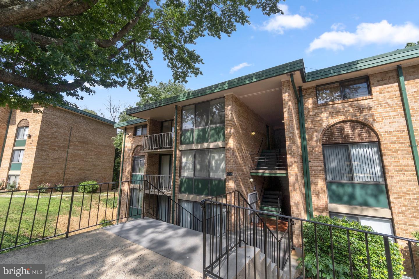 487 N ARMISTEAD STREET Unit: 301