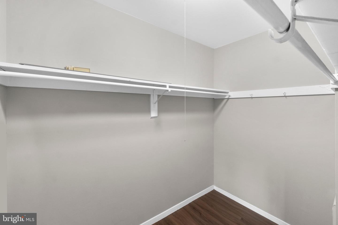 487 N ARMISTEAD STREET Unit: 301