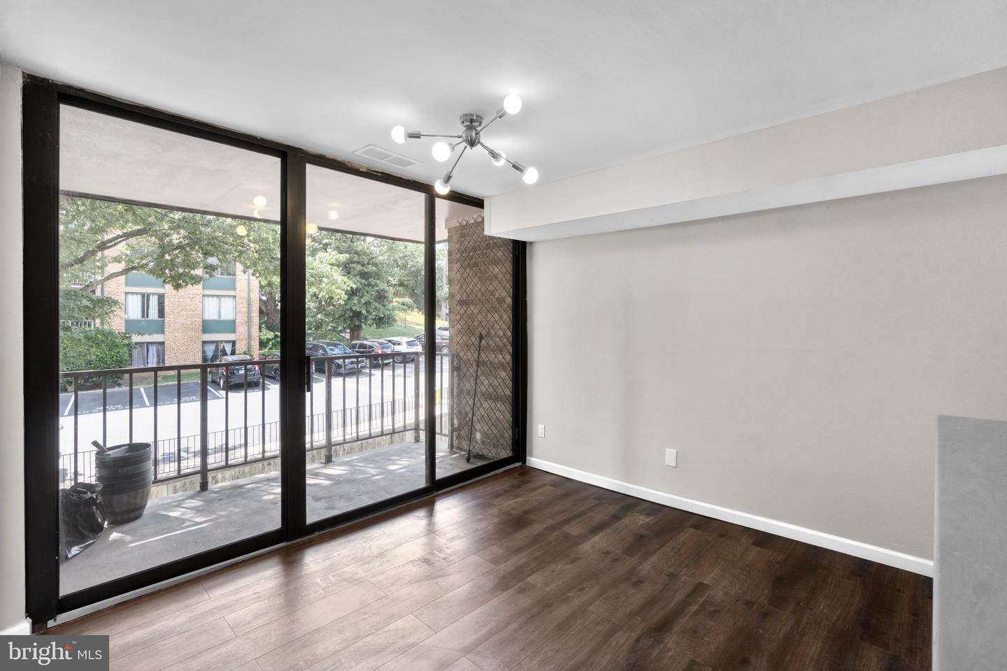 487 N ARMISTEAD STREET Unit: 301