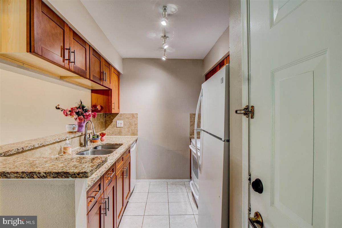 3311 WYNDHAM CIRCLE Unit: 1194