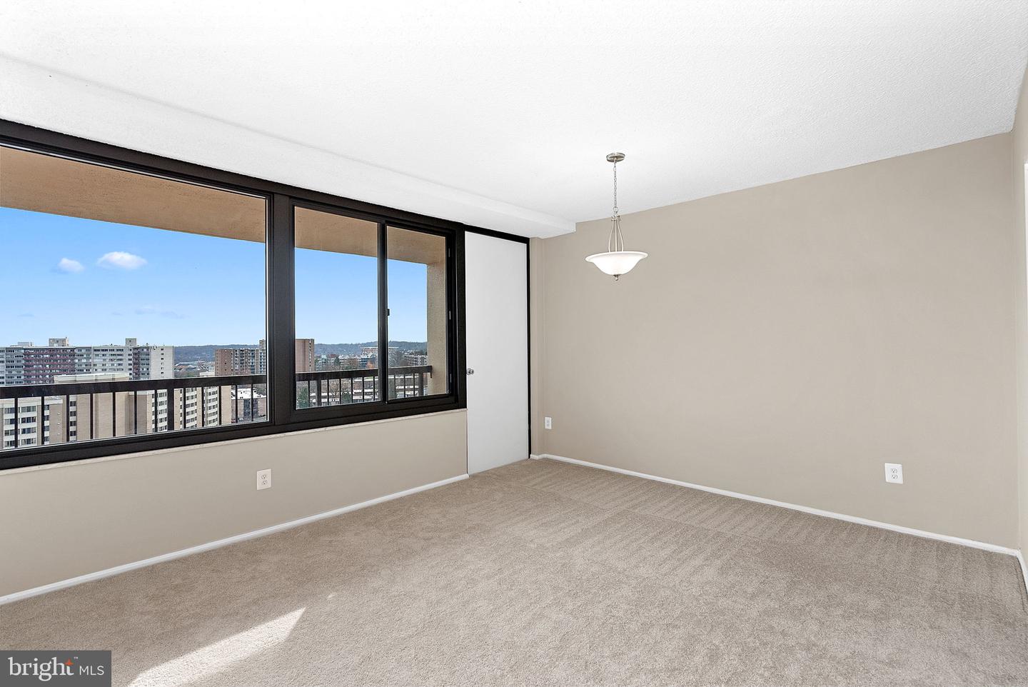 5500 HOLMES RUN PARKWAY Unit: 1212