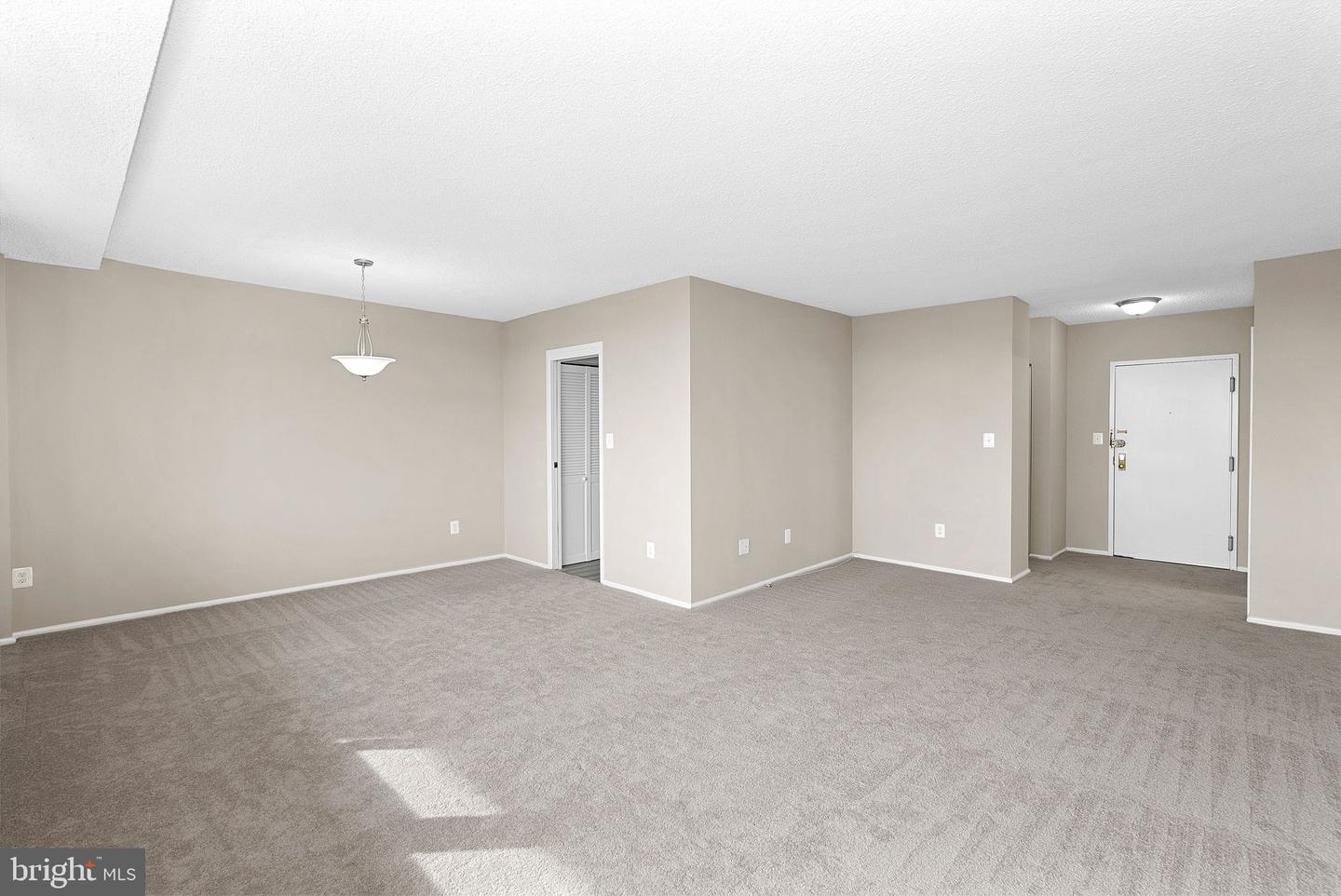 5500 HOLMES RUN PARKWAY Unit: 1212