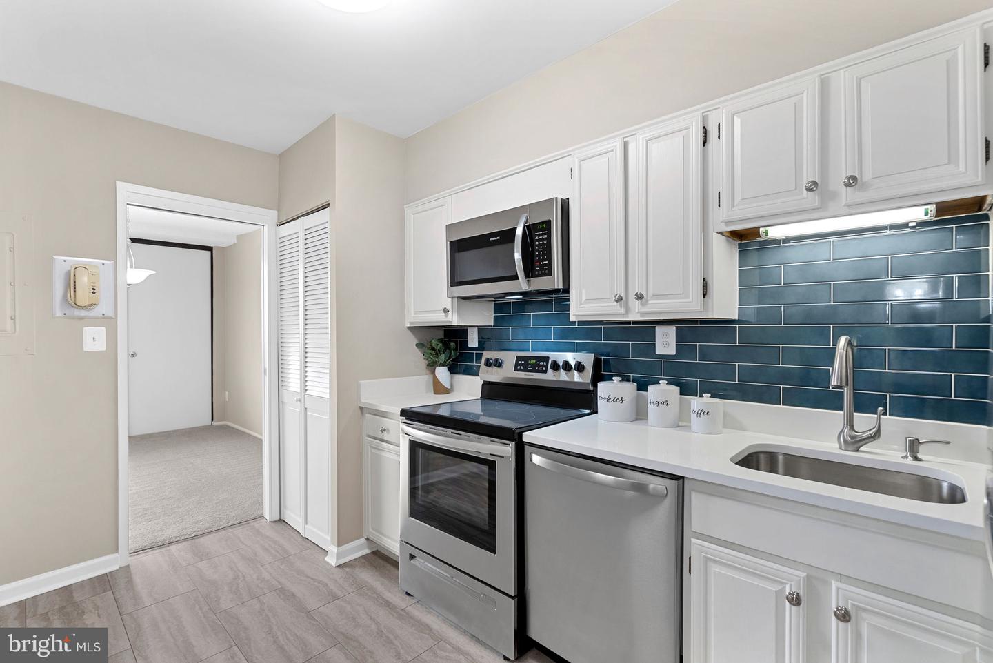 5500 HOLMES RUN PARKWAY Unit: 1212