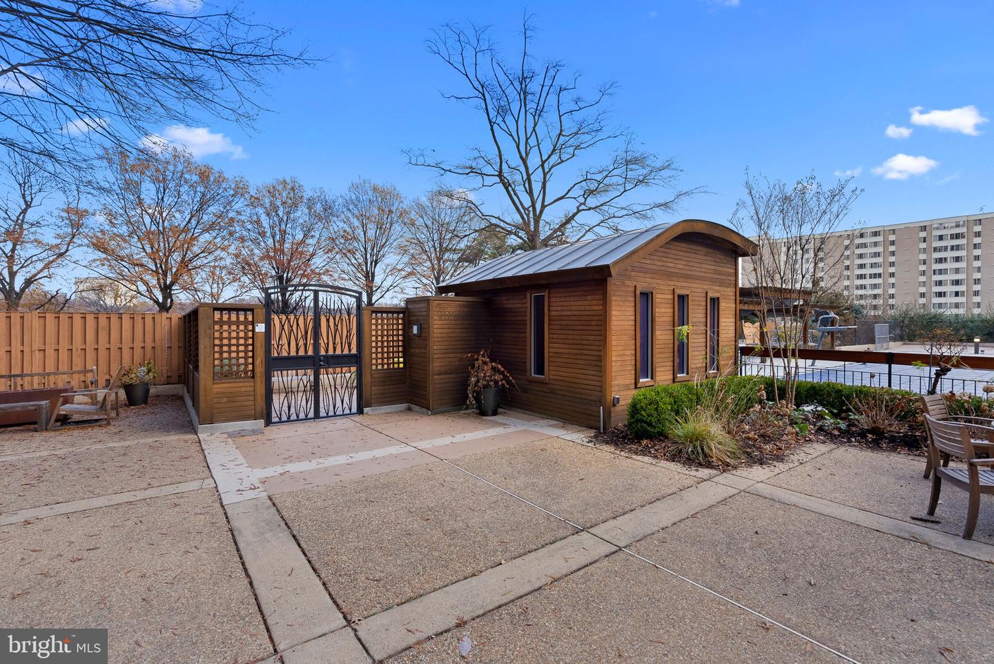 5500 HOLMES RUN PARKWAY Unit: 1212