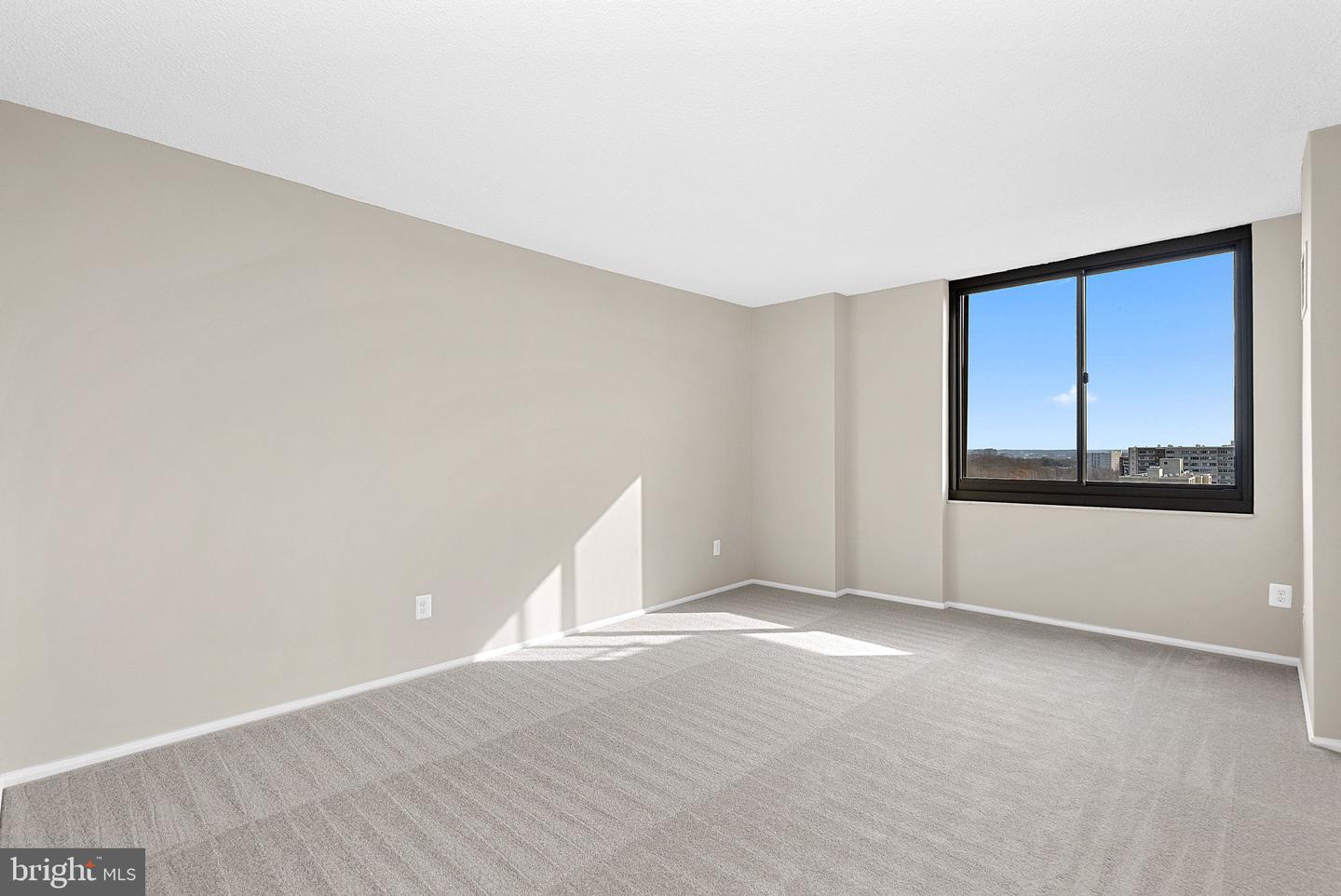 5500 HOLMES RUN PARKWAY Unit: 1212