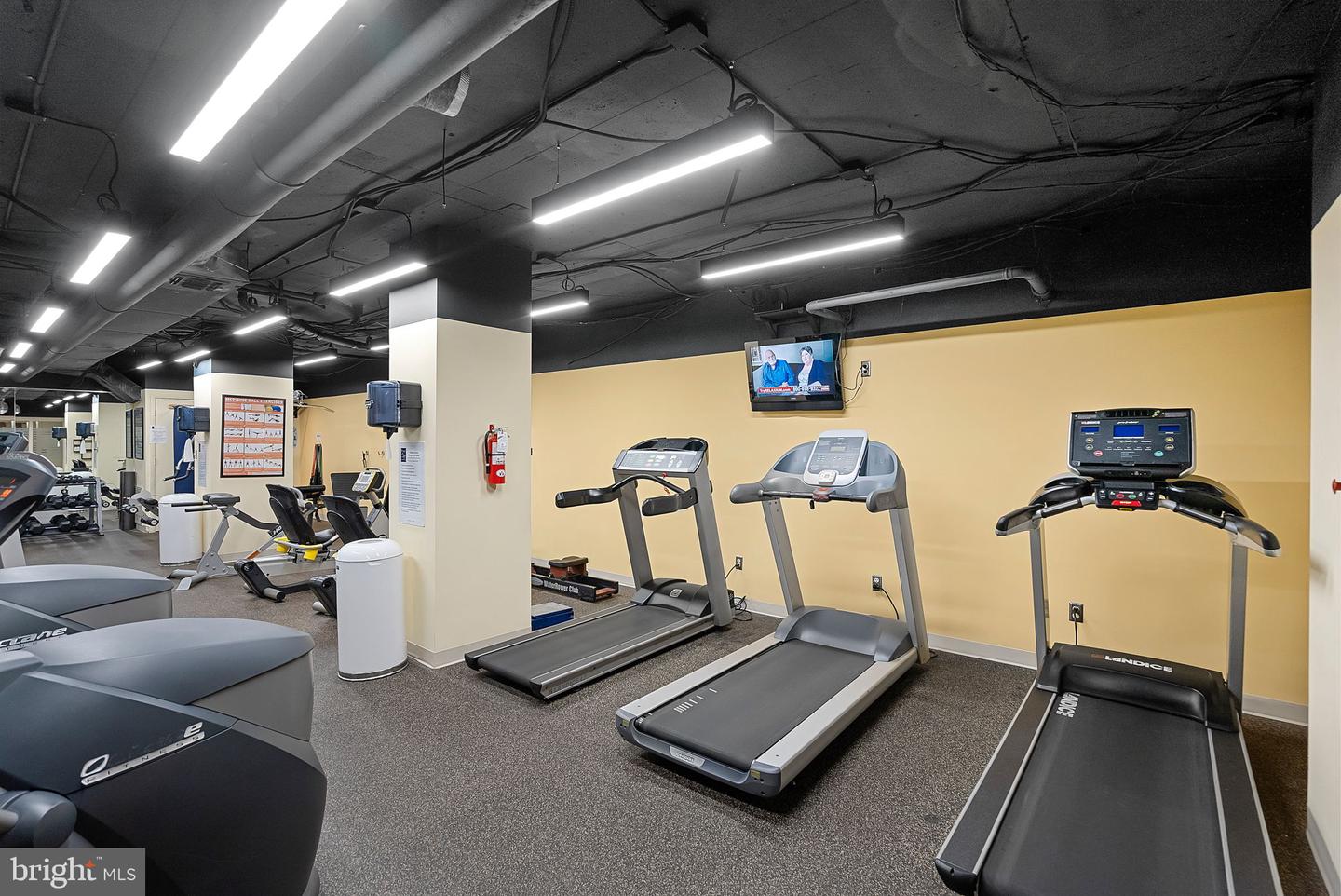 5500 HOLMES RUN PARKWAY Unit: 1212