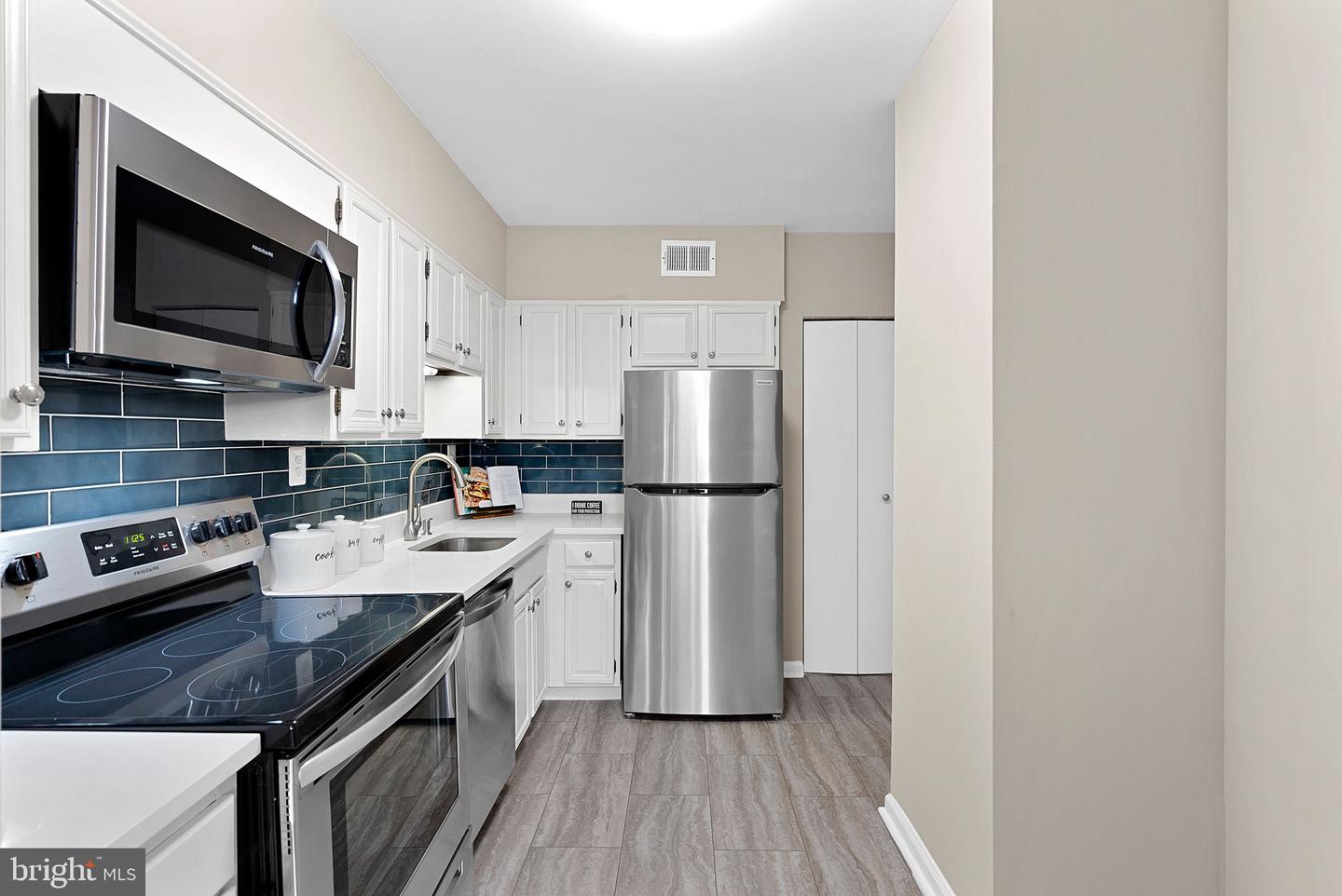 5500 HOLMES RUN PARKWAY Unit: 1212