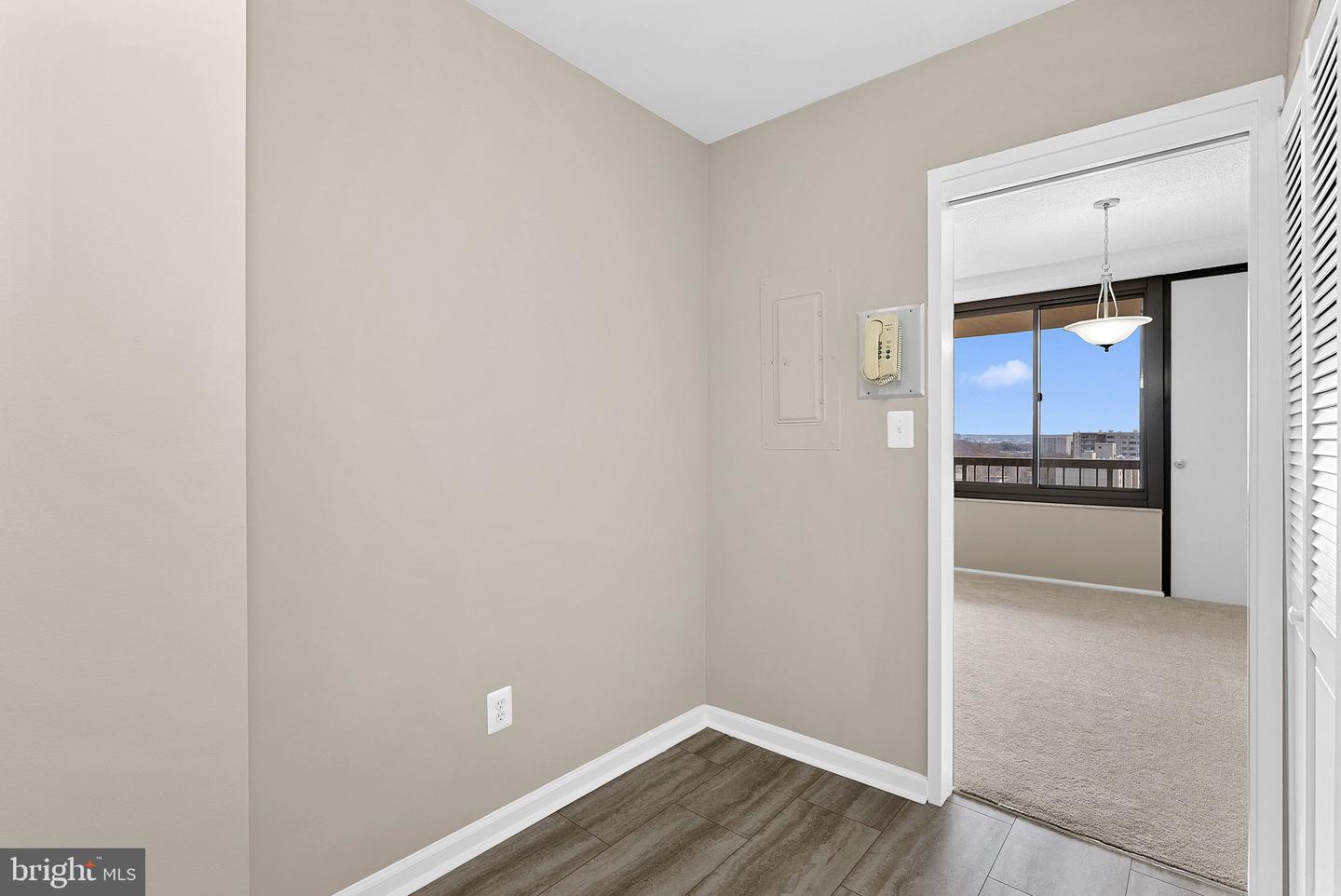 5500 HOLMES RUN PARKWAY Unit: 1212
