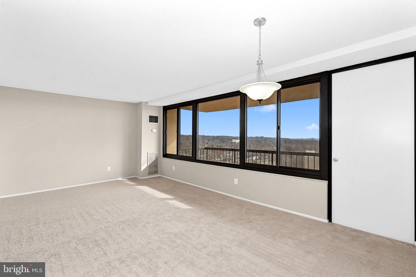 5500 HOLMES RUN PARKWAY Unit: 1212
