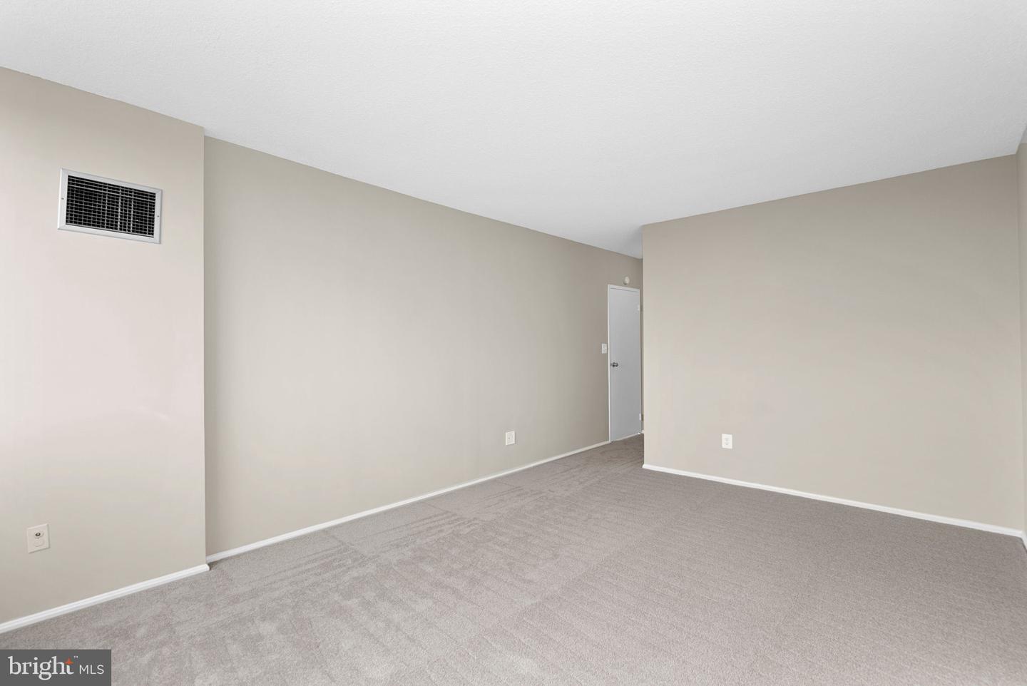 5500 HOLMES RUN PARKWAY Unit: 1212