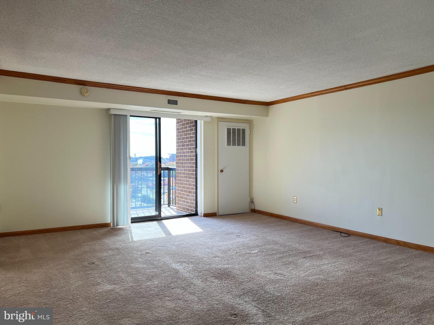 200 N PICKETT STREET N Unit: 1413