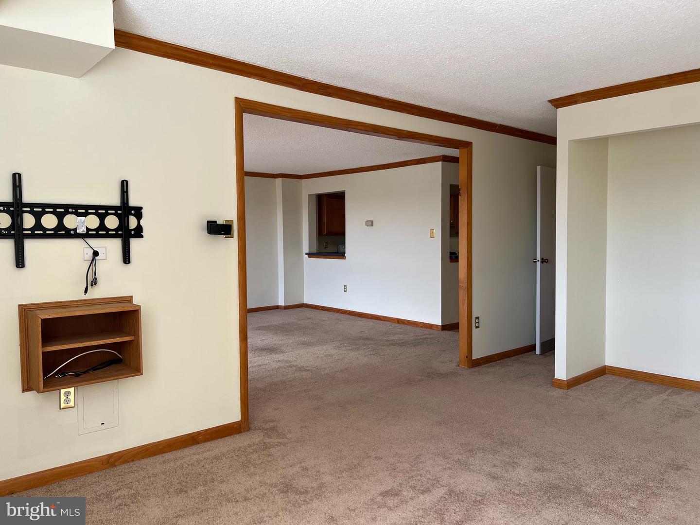 200 N PICKETT STREET N Unit: 1413