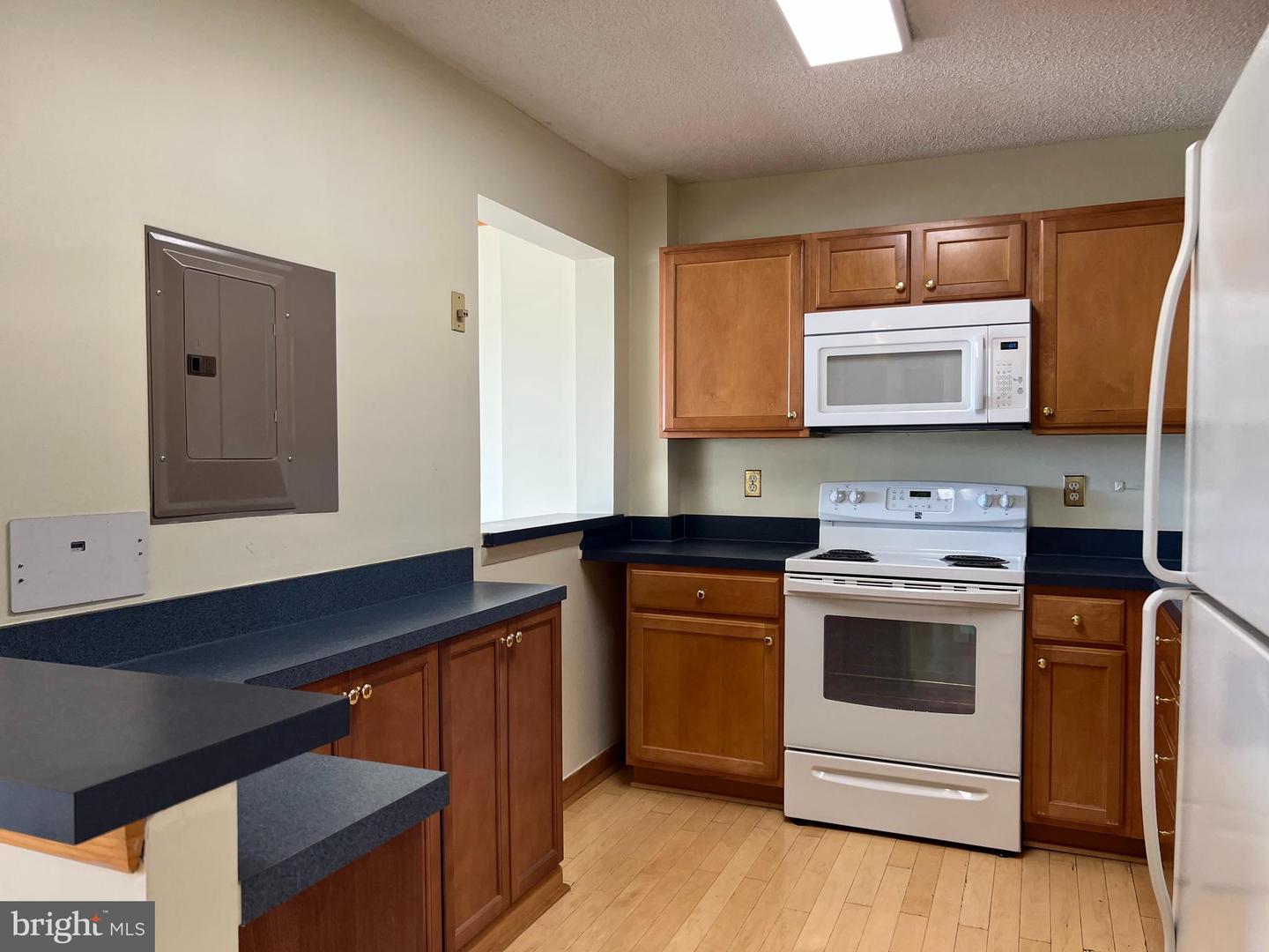 200 N PICKETT STREET N Unit: 1413