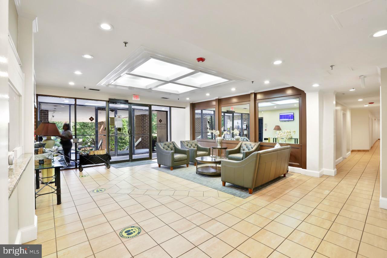 6300 STEVENSON AVENUE Unit: 520