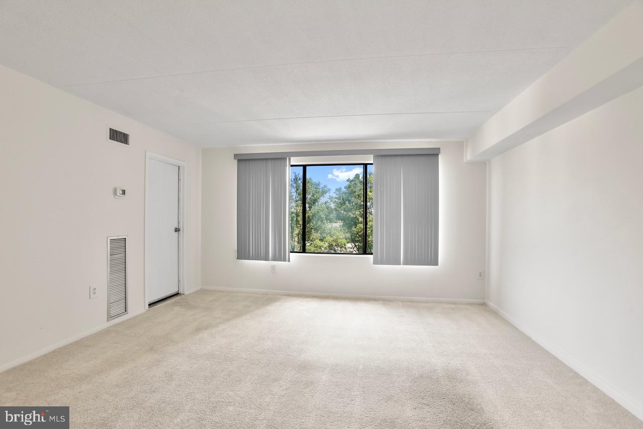6300 STEVENSON AVENUE Unit: 520
