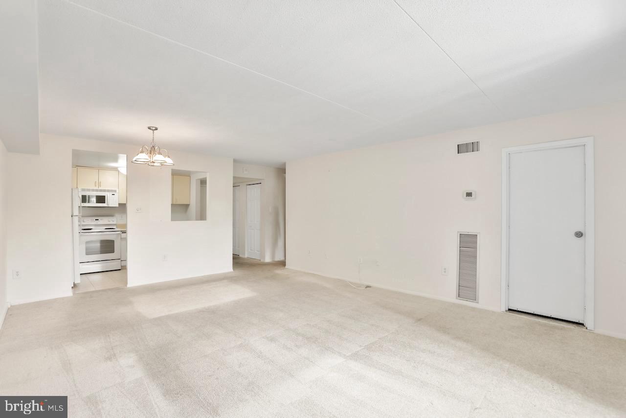 6300 STEVENSON AVENUE Unit: 520
