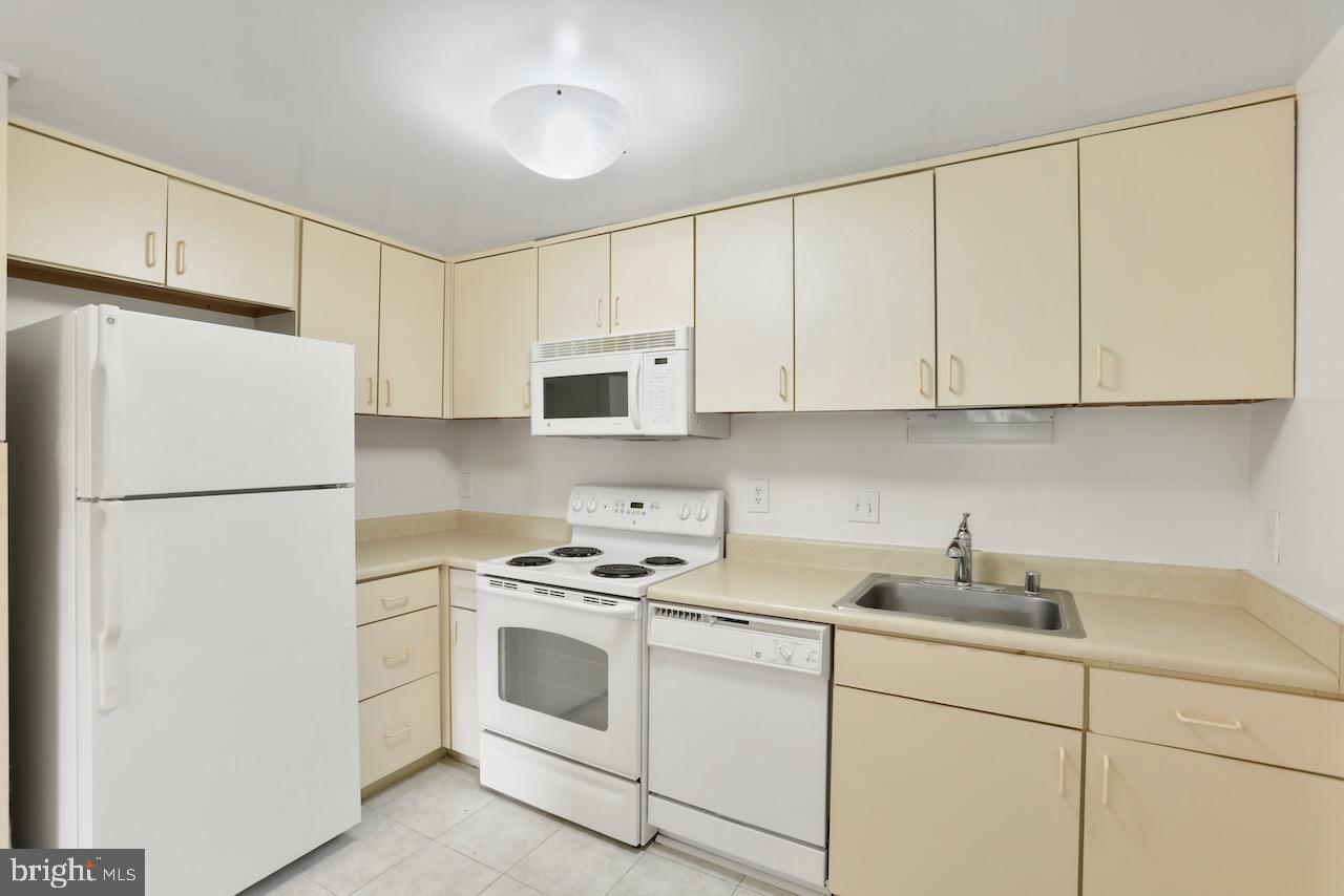 6300 STEVENSON AVENUE Unit: 520