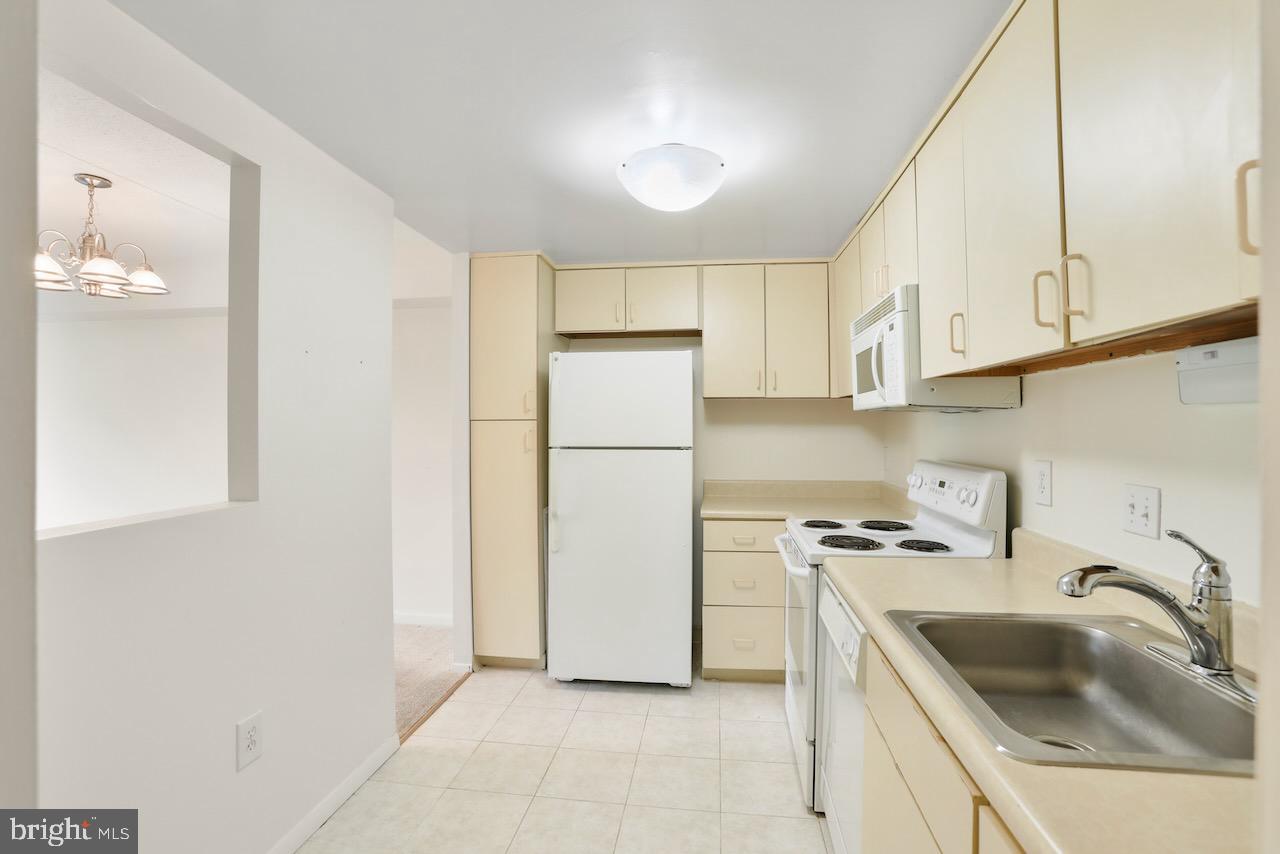6300 STEVENSON AVENUE Unit: 520