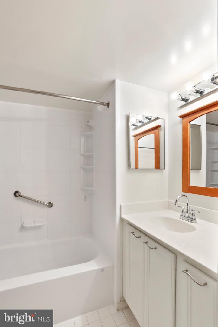 6300 STEVENSON AVENUE Unit: 520