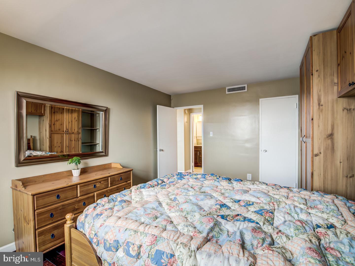 4600 DUKE STREET Unit: 1300