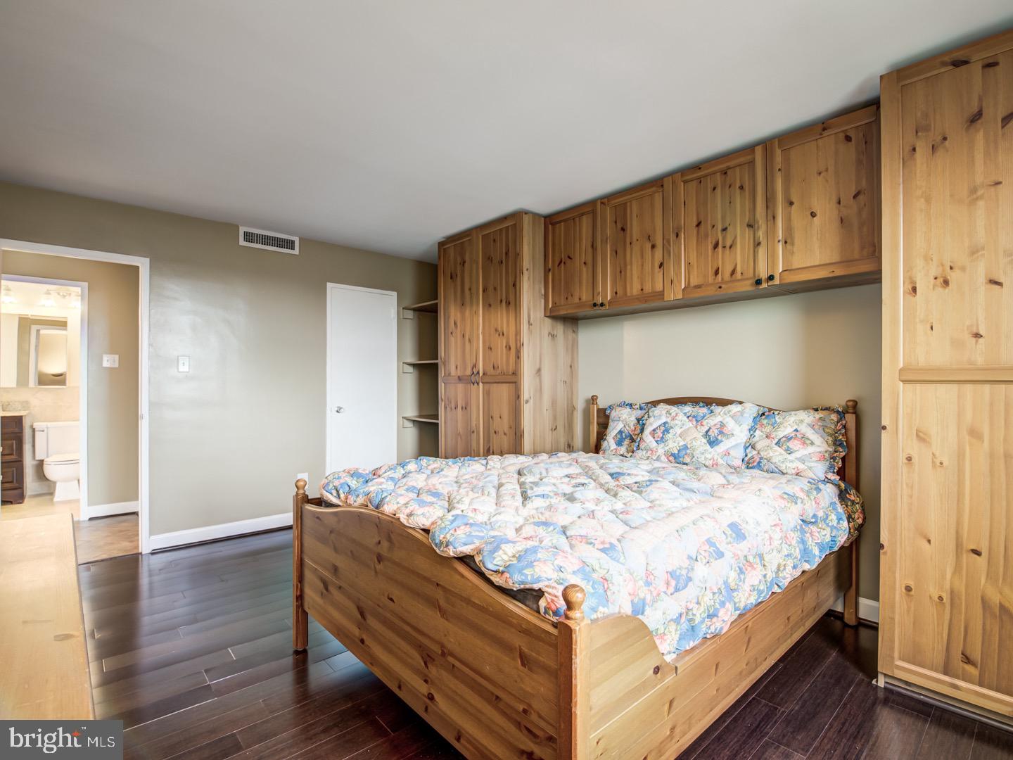 4600 DUKE STREET Unit: 1300