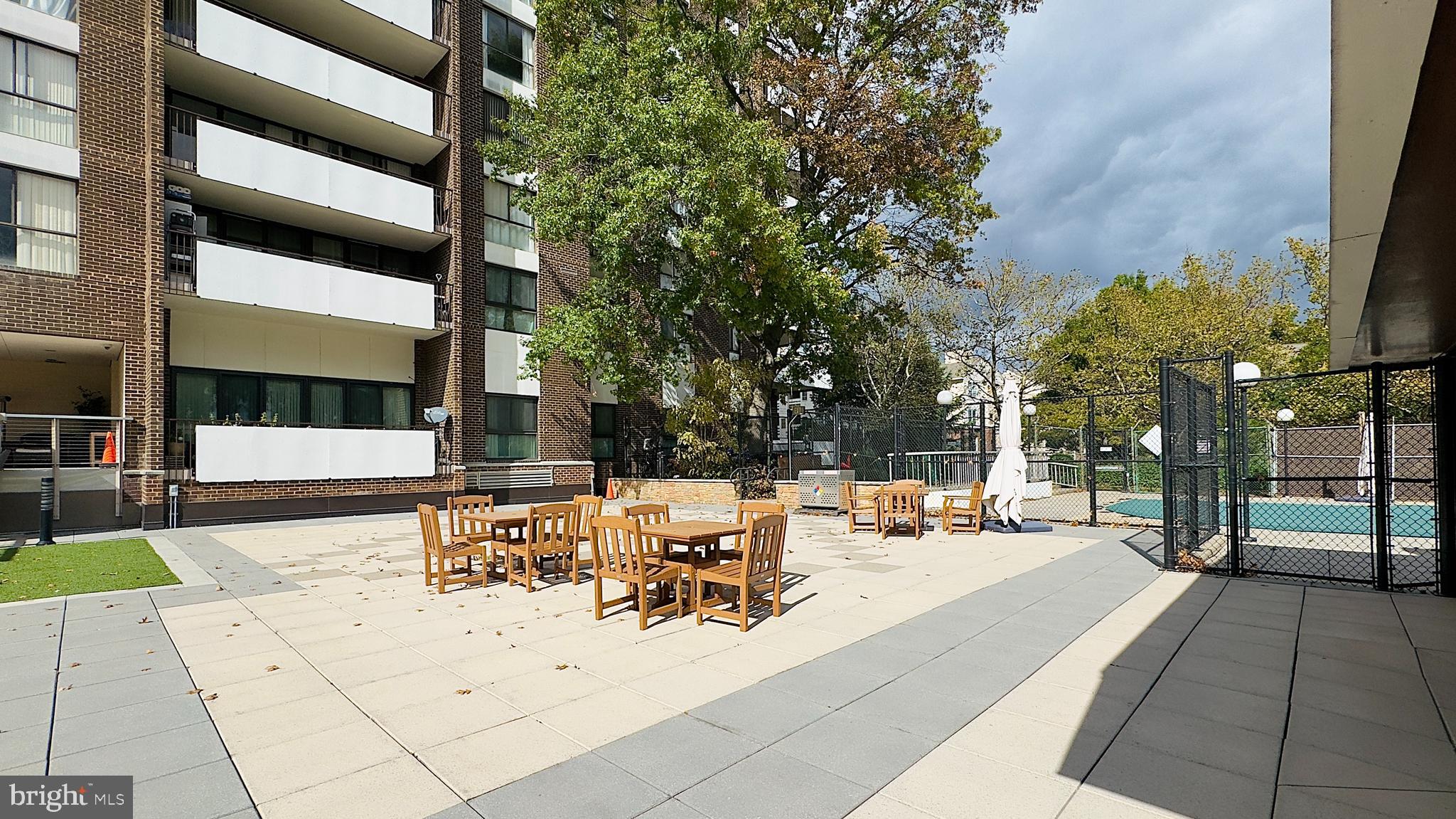 250 S Reynolds STREET Unit: 907