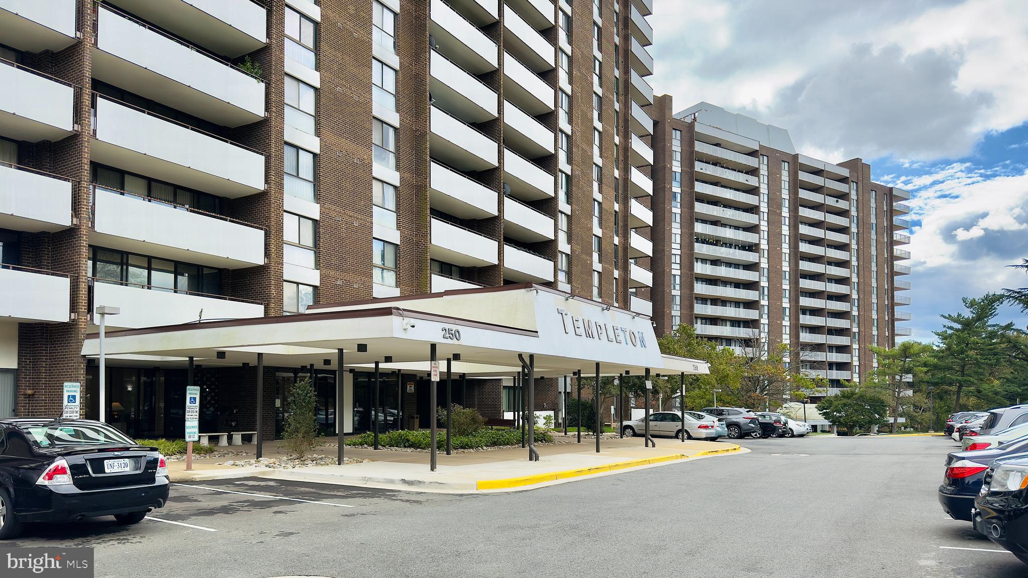 250 S Reynolds STREET Unit: 907
