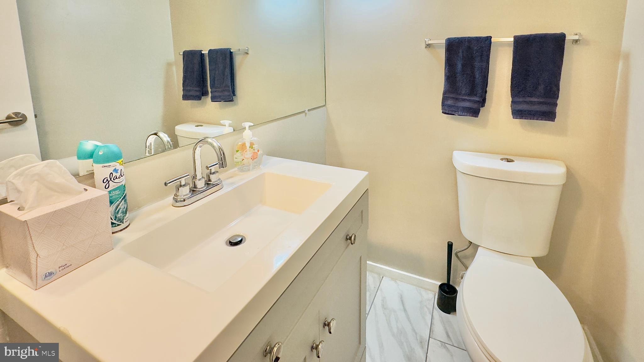 250 S Reynolds STREET Unit: 907