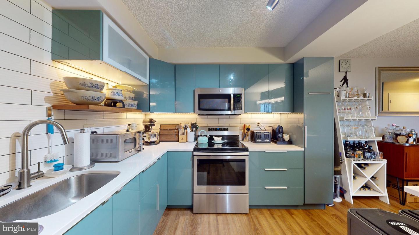 250 S Reynolds STREET Unit: 907