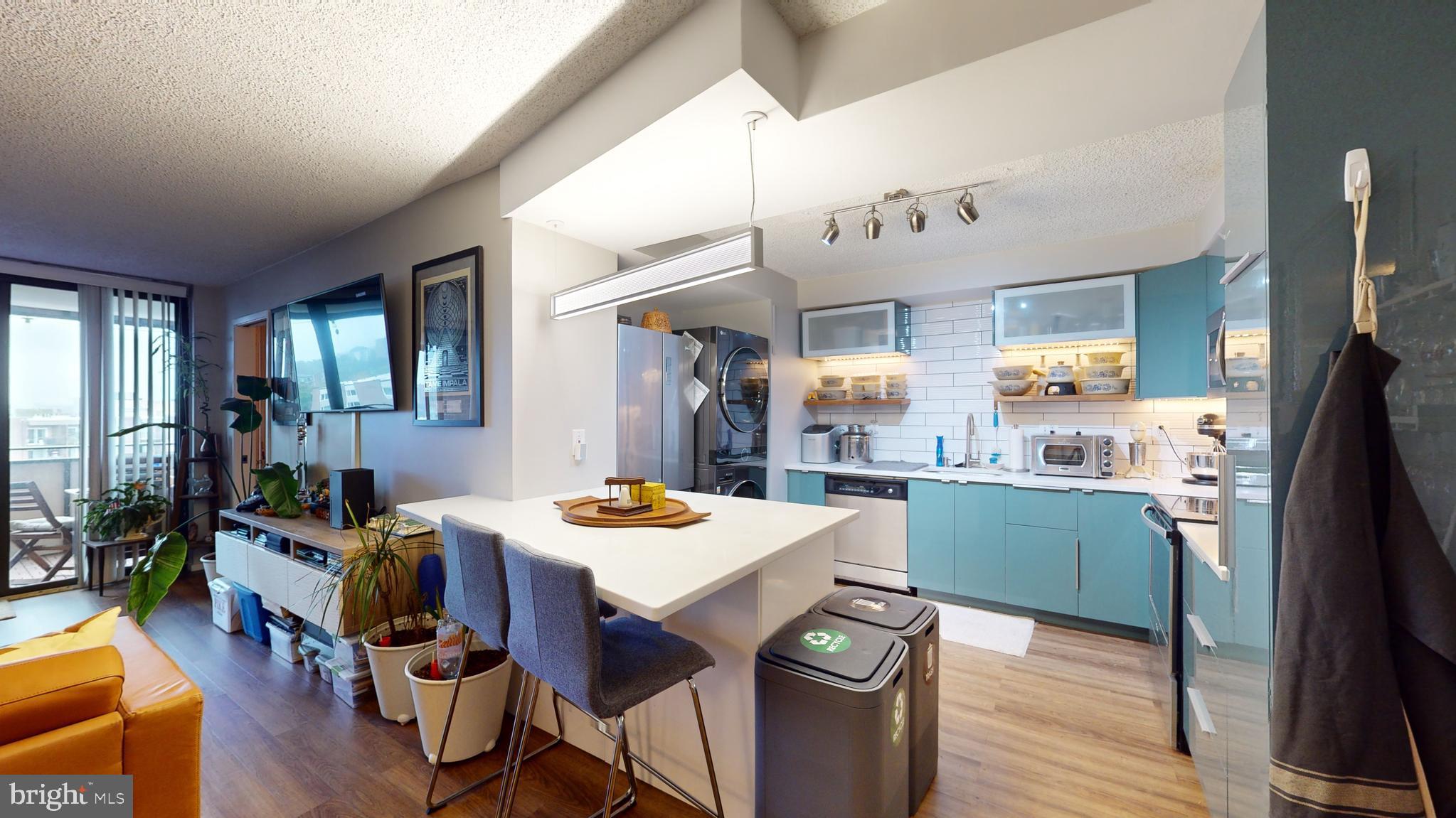 250 S Reynolds STREET Unit: 907
