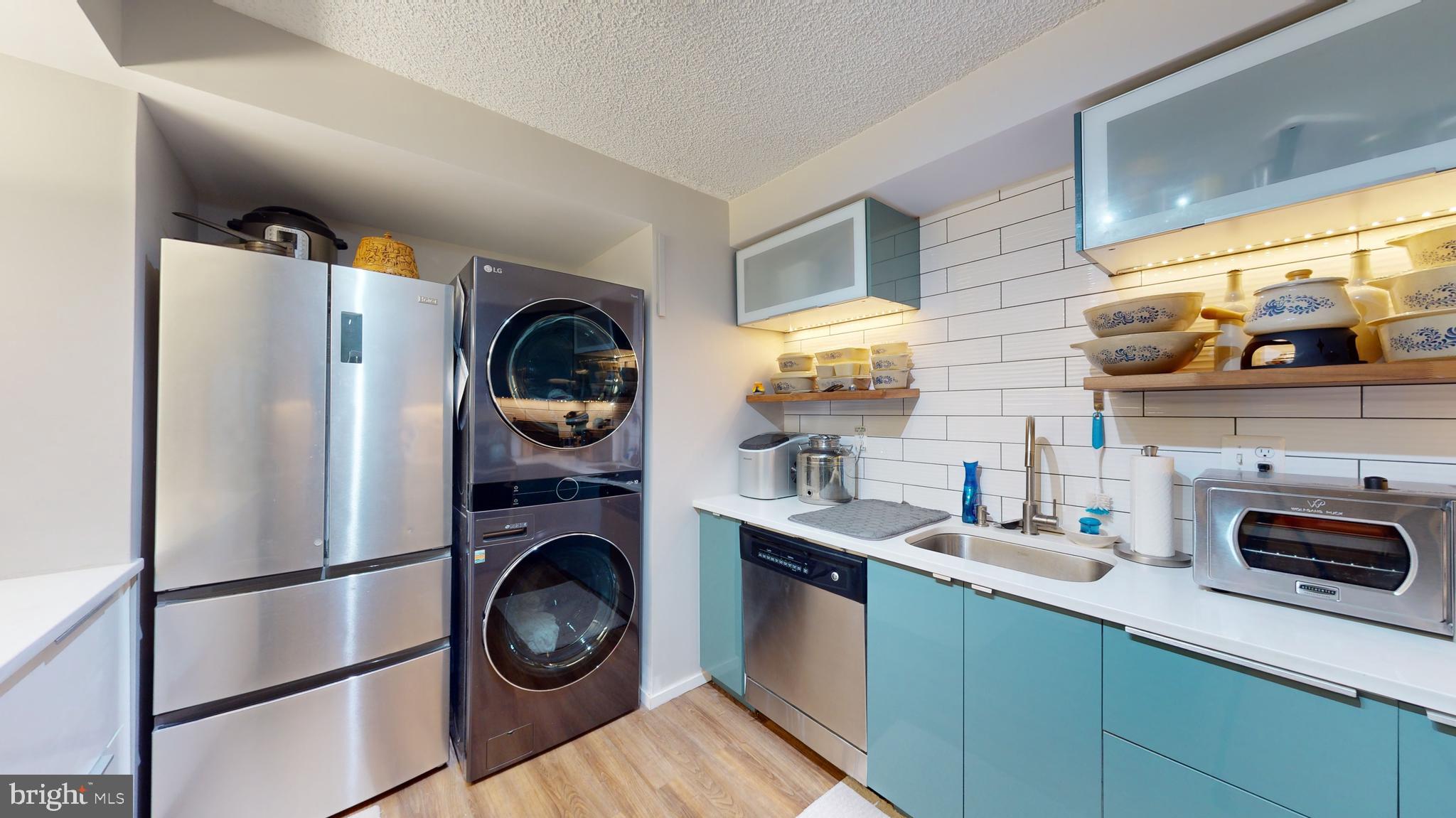 250 S Reynolds STREET Unit: 907