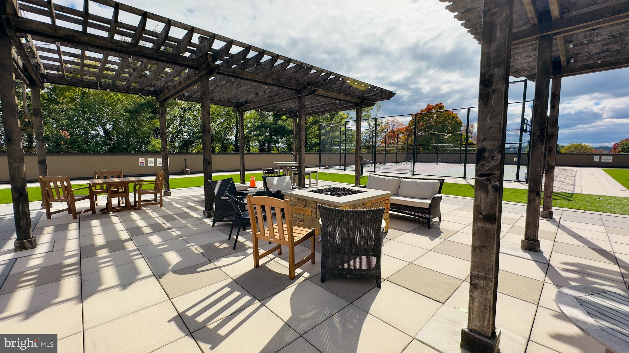 250 S Reynolds STREET Unit: 907