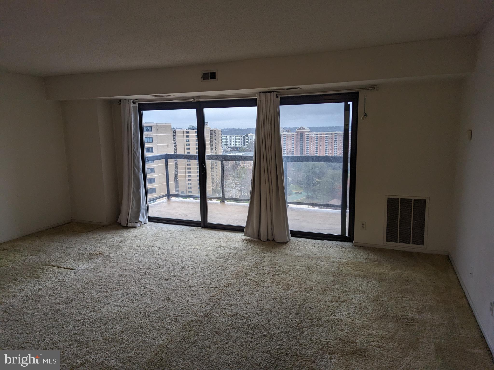 307 Yoakum Pkwy #1715