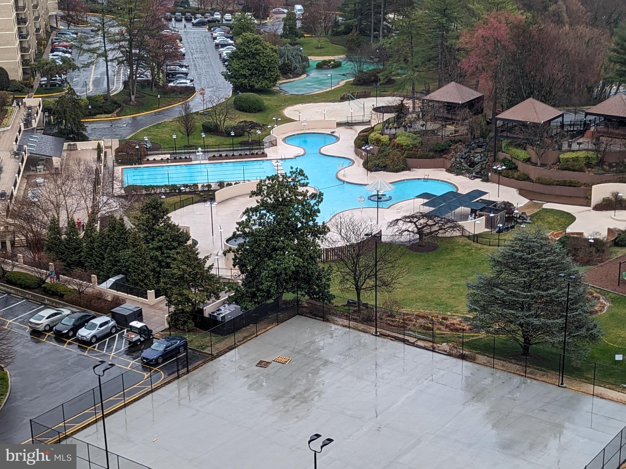 307 Yoakum Pkwy #1715