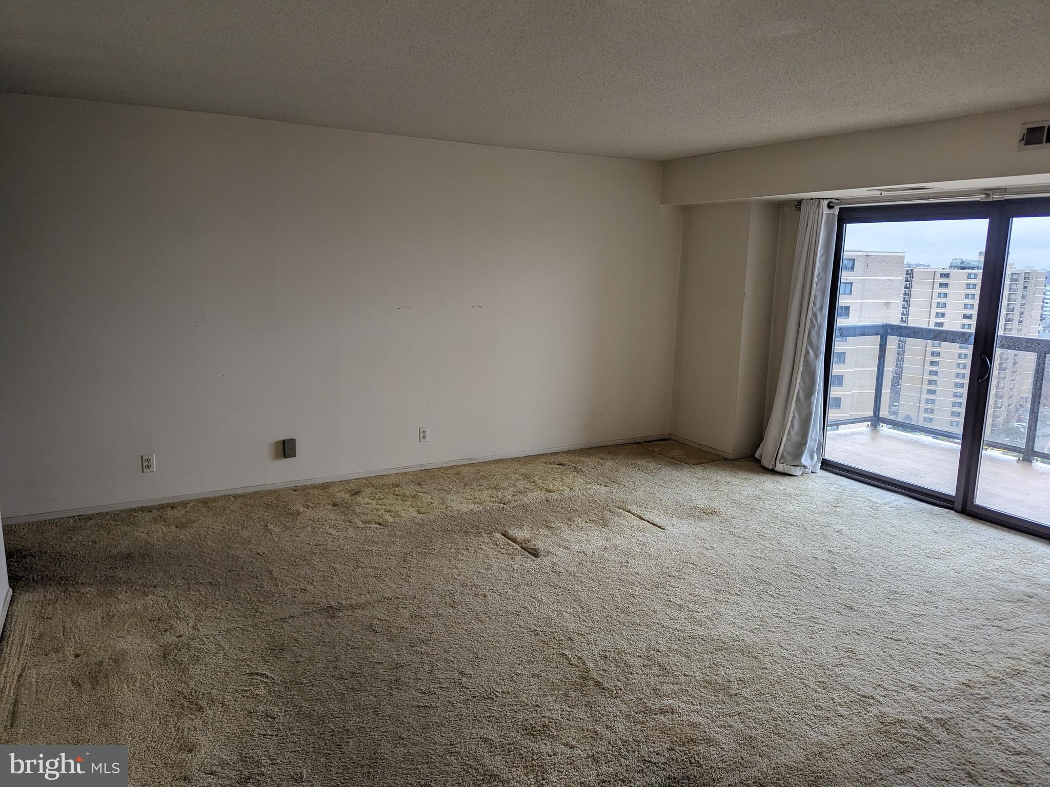 307 Yoakum Pkwy #1715