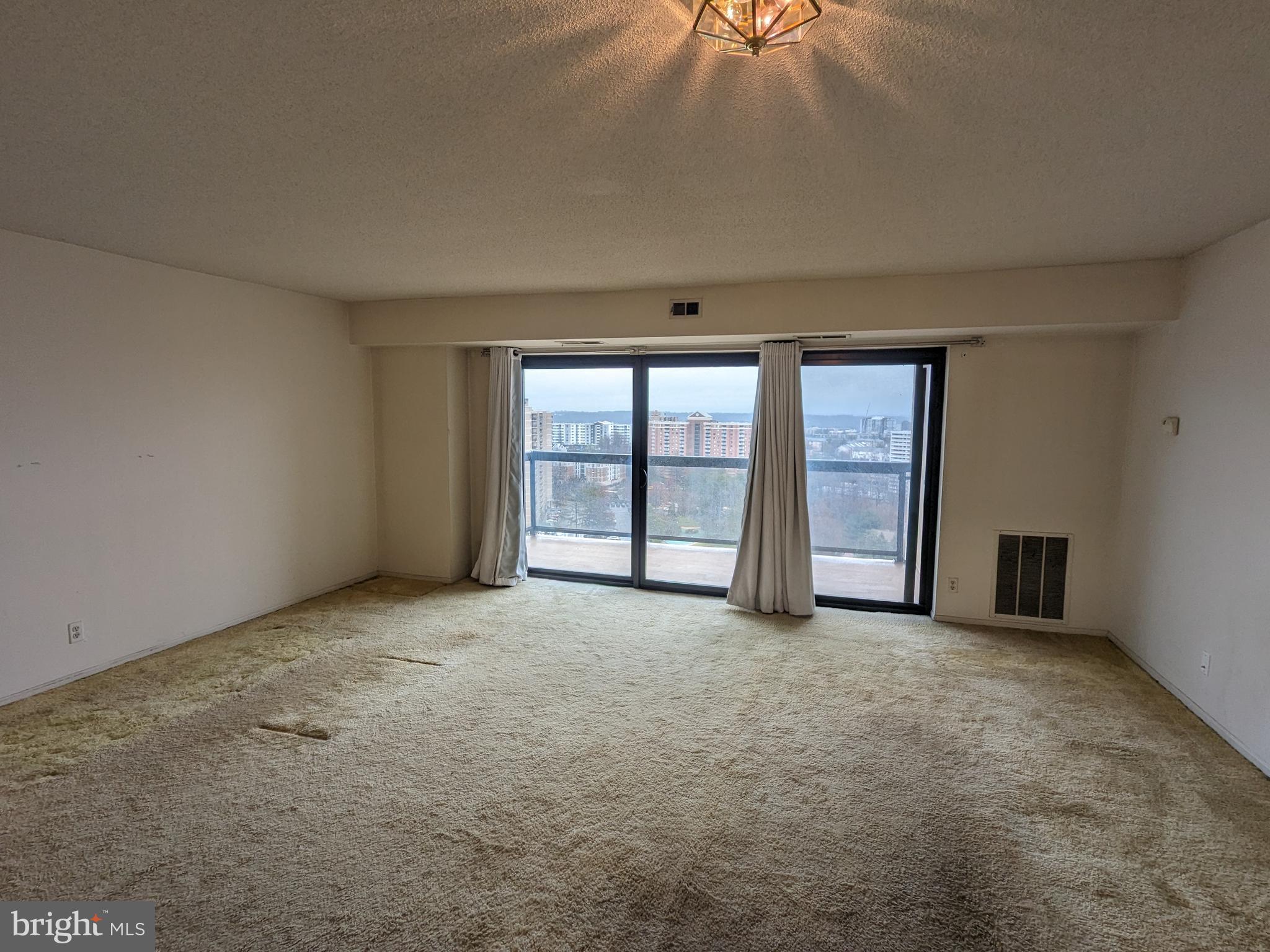 307 Yoakum Pkwy #1715