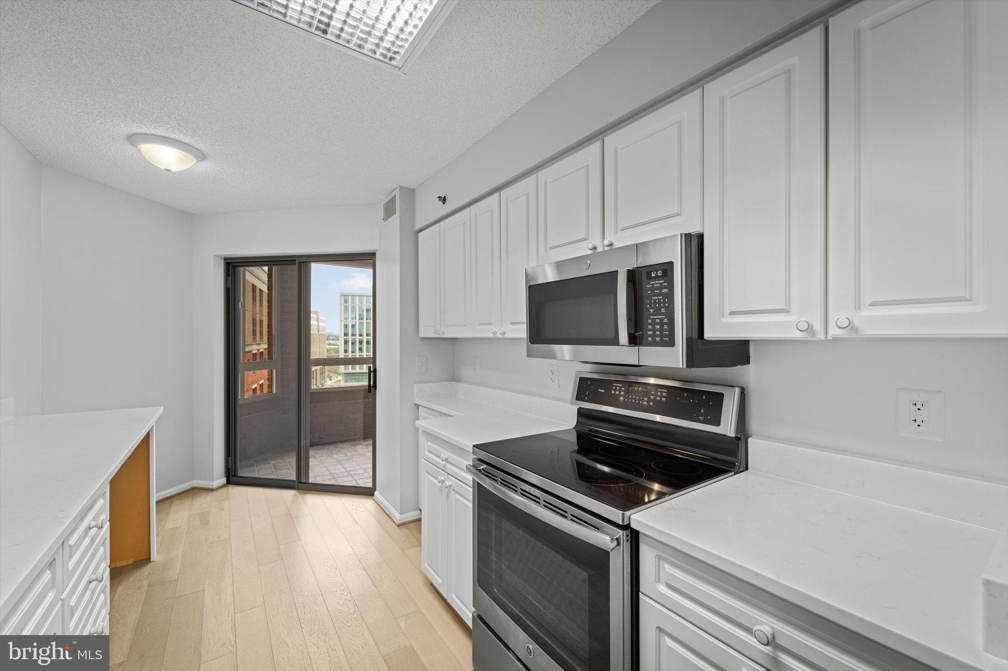 2181 Jamieson Ave #1401