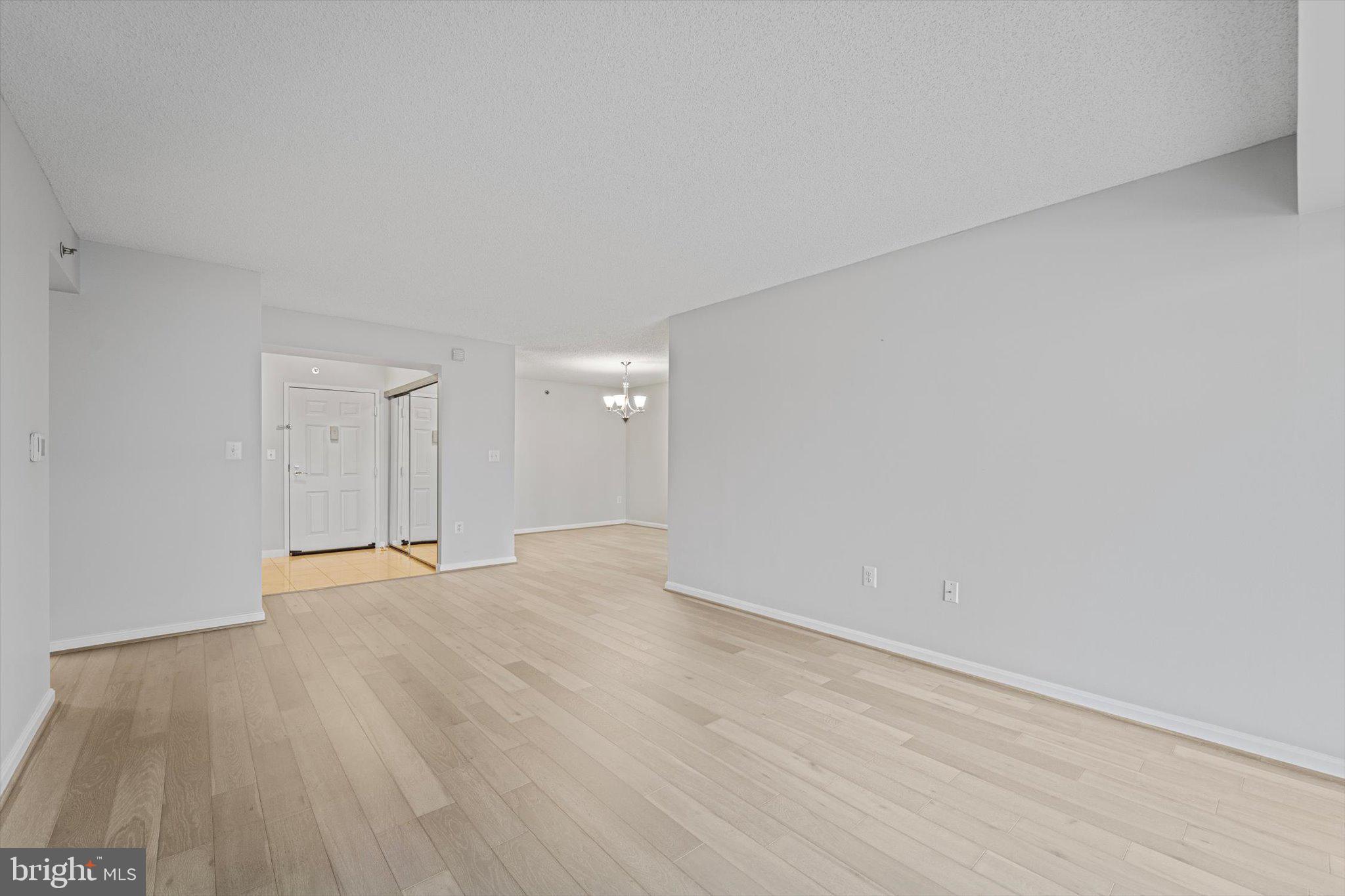 2181 Jamieson Ave #1401