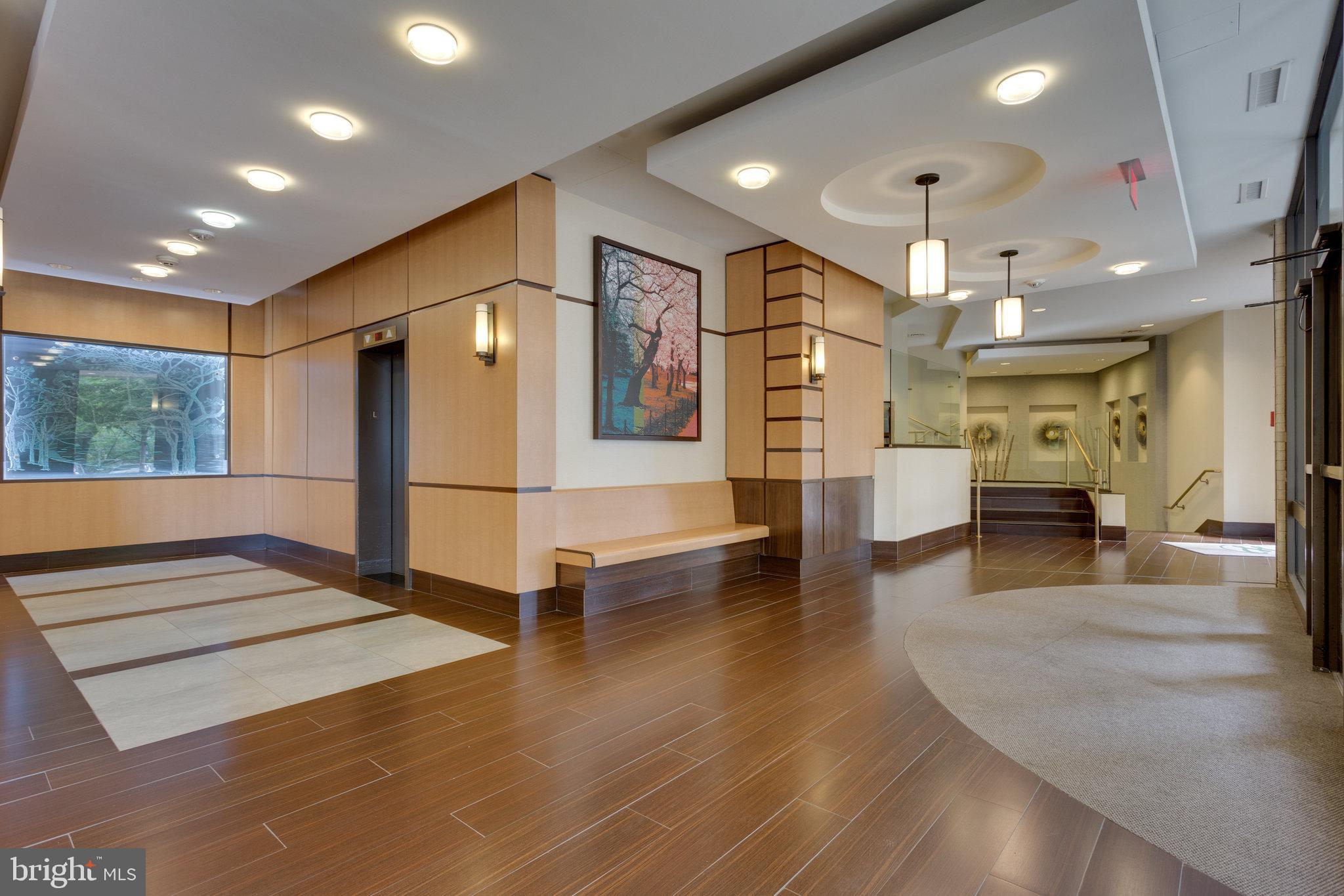 203 Yoakum Pkwy #209