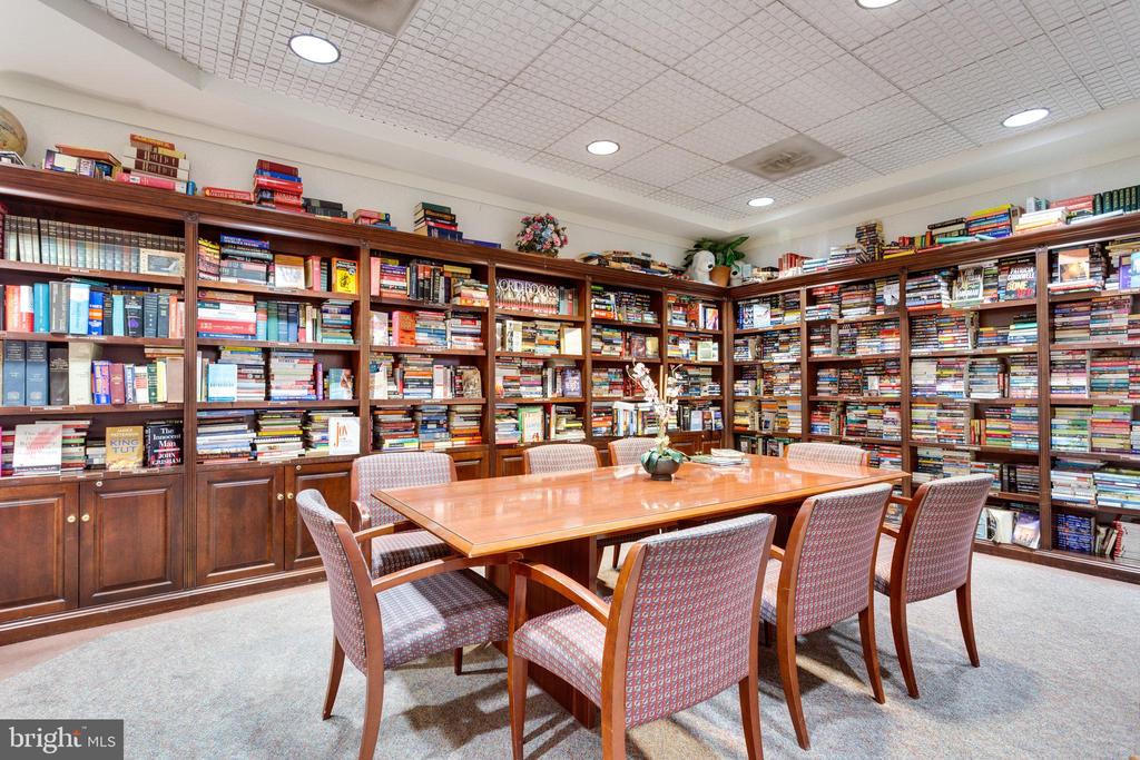 203 Yoakum Pkwy #209