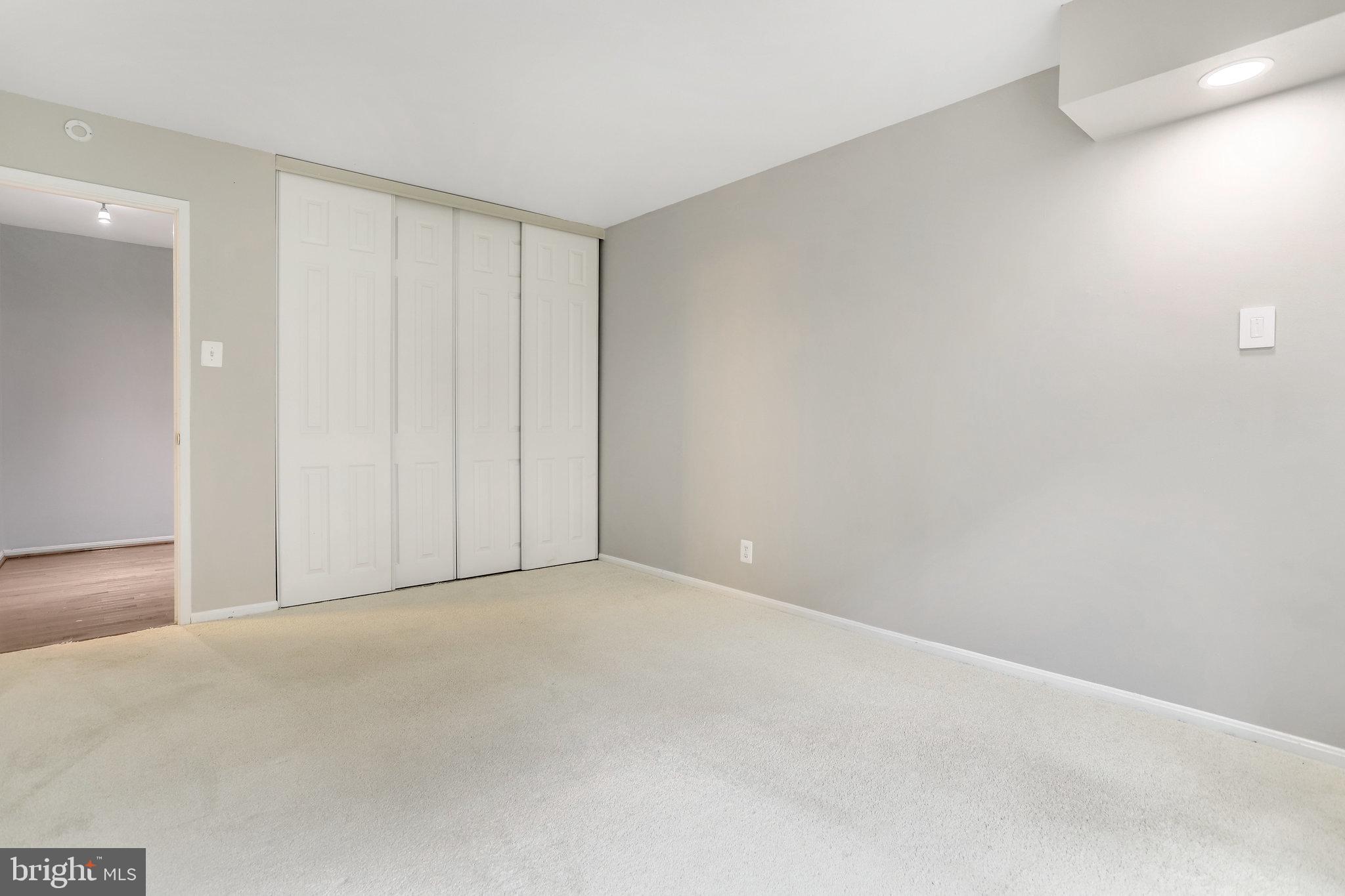 203 Yoakum Pkwy #209