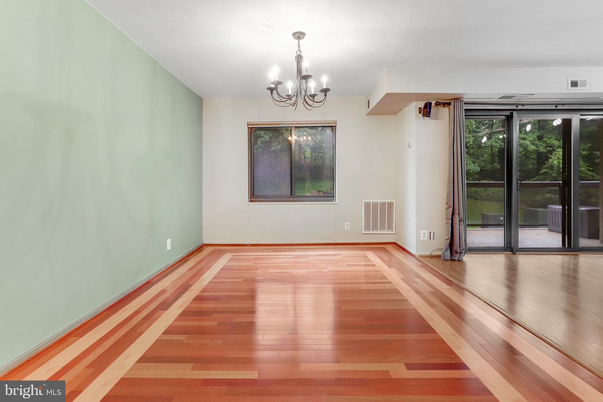 203 Yoakum Pkwy #209